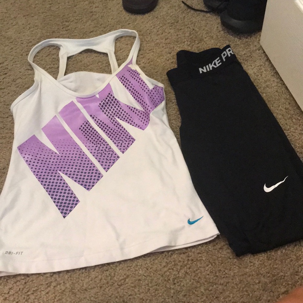 NIKE PRO OUTFIT SIZE SMALL